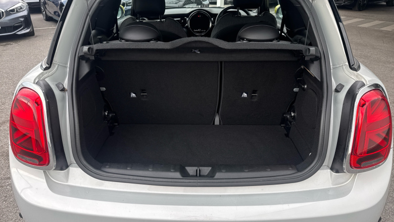 MINI Hatchback 135kW Cooper S Level 2 33kWh 3dr Auto Electric Hatchback